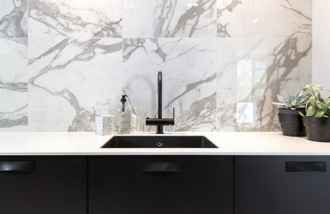 tynd hvid Corian bordplade