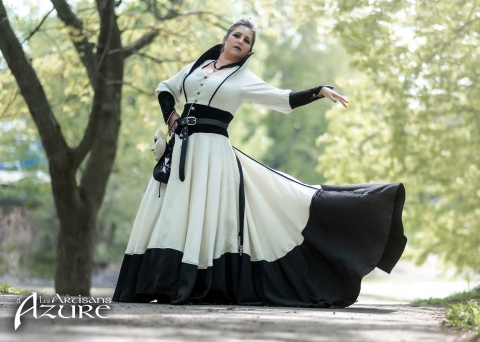 Medieval Dresses & Fantasy Gowns  Women's LARP Dresses – Les Artisans  d'Azure